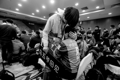 马季奇用中文完成离别感言 国安球迷失声痛哭