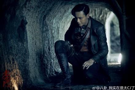 陈伟霆撞伤左腿不能动弹 陈伟霆赵丽颖传绯闻