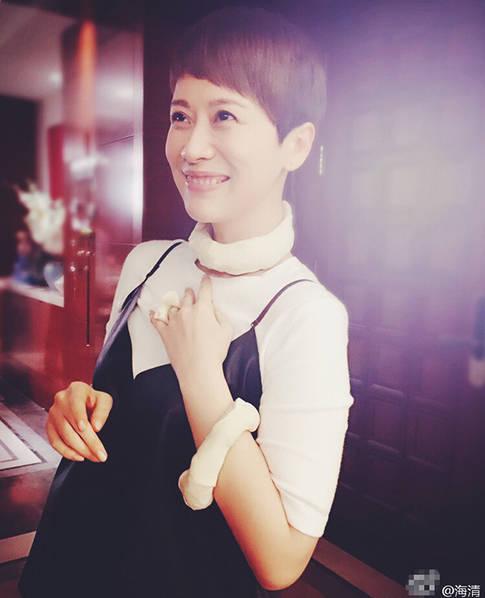 海清留金色短发霸气侧漏 网友调侃敬你是条汉