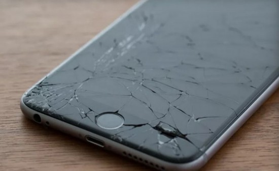 手机贴膜的怎么办?苹果要来抢生意了