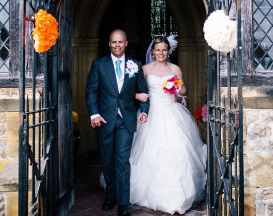 英国新娘DIY婚礼蛋糕请柬 节省近10万元(组图