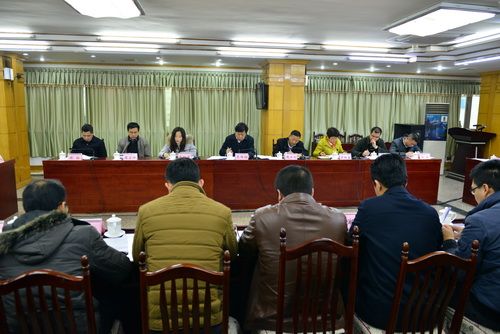 西乡塘区召开第二届人民政府第六次全体扩大会