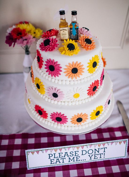 英国新娘DIY婚礼蛋糕请柬 节省近10万元(组图