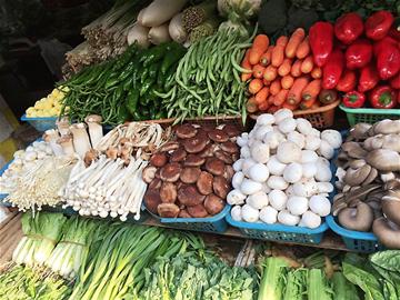 成都蔬菜价格上涨50% 蒜薹价格快赶上猪肉了