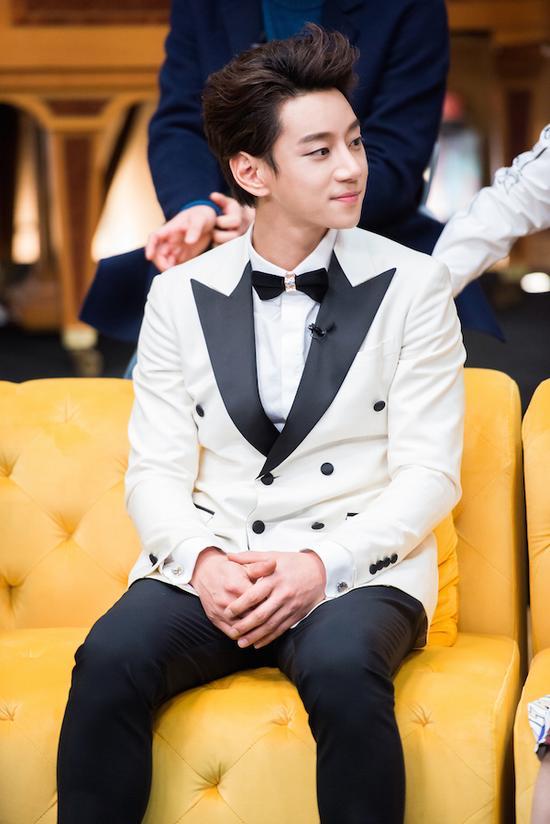 《我是歌手4》张信哲差点发不出声还拿第二名