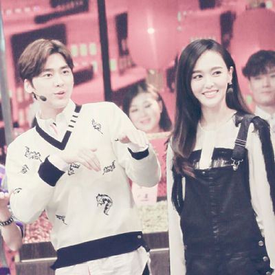 传杨幂撮合唐嫣和李易峰姐弟恋情曝光 认爱节