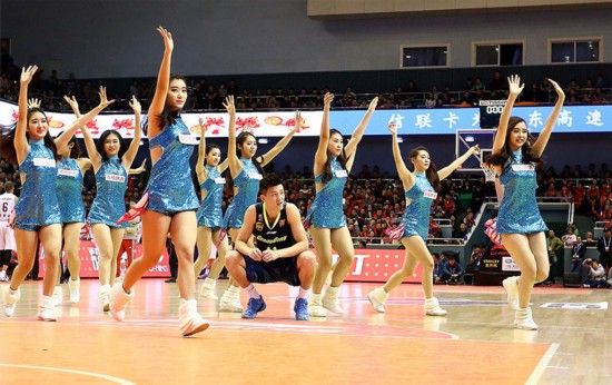 高清:CBA赛程过半 易建联暴扣精彩纷呈