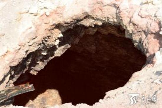 (组图)工地现神秘洞口 深不可测地下城少为人知
