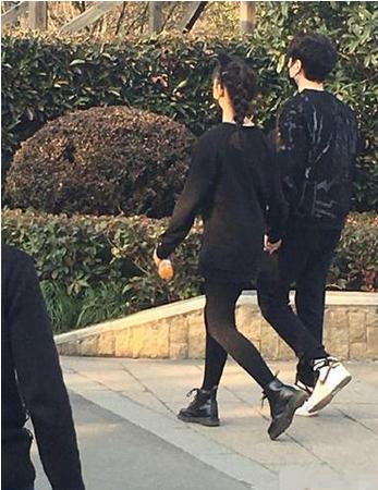 冯绍峰恋上林允 穿情侣装牵手同游倪妮哭晕在