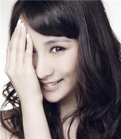 胡歌为什么这么帅?看爸爸就知道了 揭胡歌女友