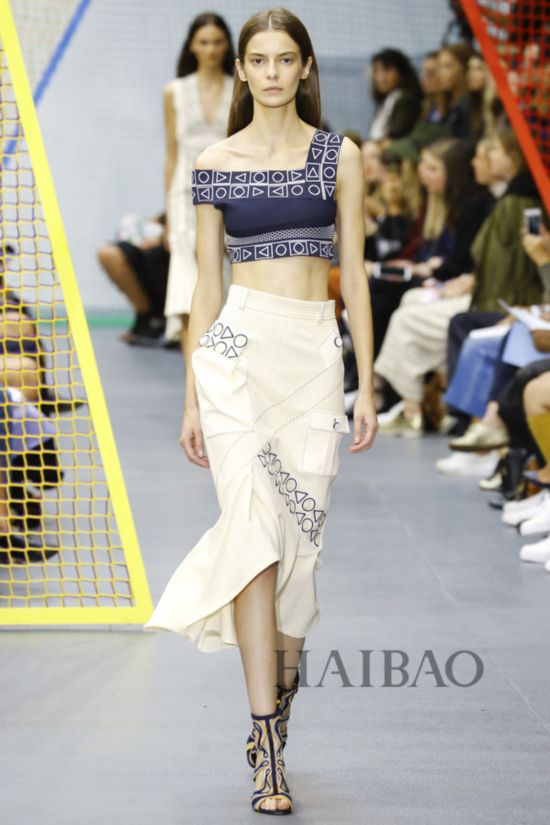 2016�K�L�۴��ɸ˩P�G���o�P�֬��� (Peter Pilotto) �k�˨q