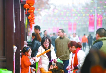 盐城春节期间活动多 水街庙会受市民热捧