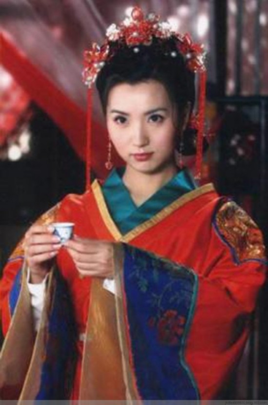 赵薇古代新娘装扮曝光 女星凤冠霞帔谁最美图片