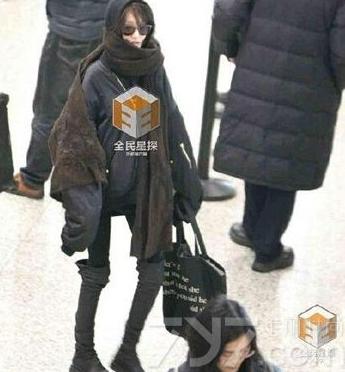 郑爽竹竿腿抢镜 瘦地不敢露出小腿示人 网友心疼