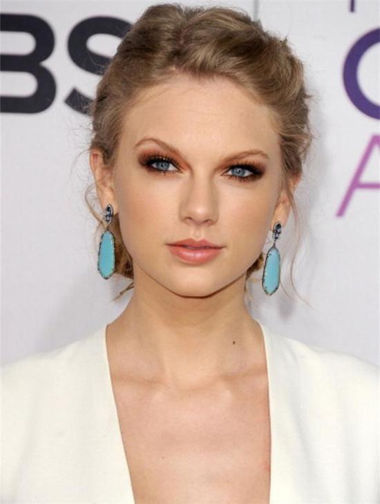 Taylor Swiftʯ˫ɫ۾ӳ