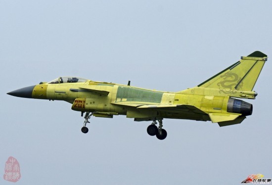 军方拜年视频中赫然出现歼10B战斗机(组图)