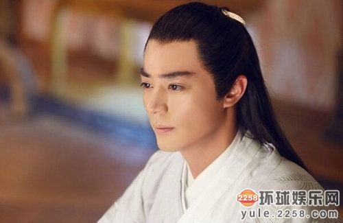 胡歌霍建华靳东王凯走红背后：个个有背景！老干部家世背景全揭秘