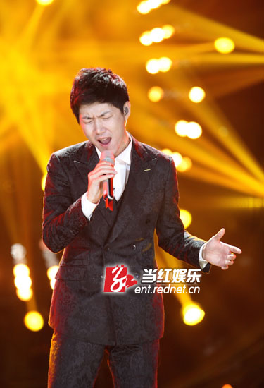 歌手4踢馆新人来头大!王晰曾夺冠金钟奖、青歌赛