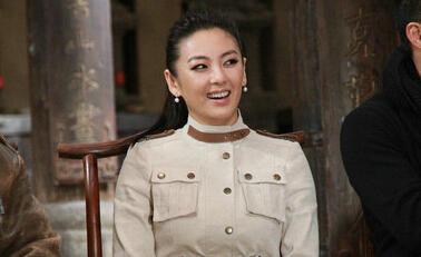 张雨绮杂志秀美腿 揭张雨绮惊人情史因一则广