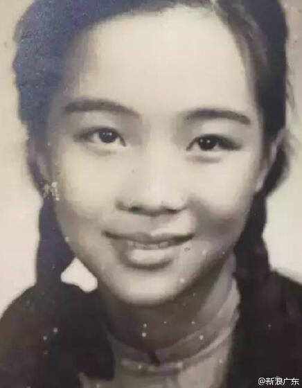 姚晨晒影楼艺术照 转发微博致老相册民国女神