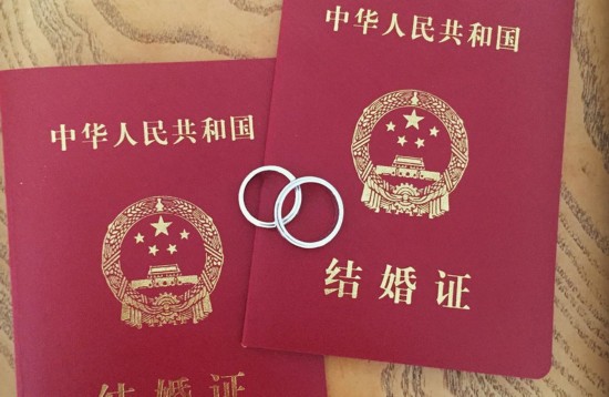 吴奇隆晒证