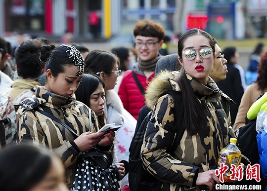 山东艺考生奔波多地应考