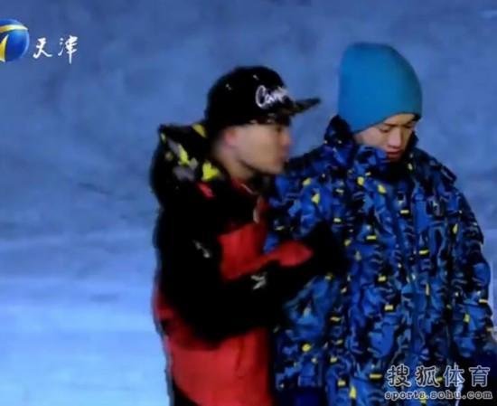  杨威被打视频曝光 摔倒罢录 教练粗鲁称不愿意