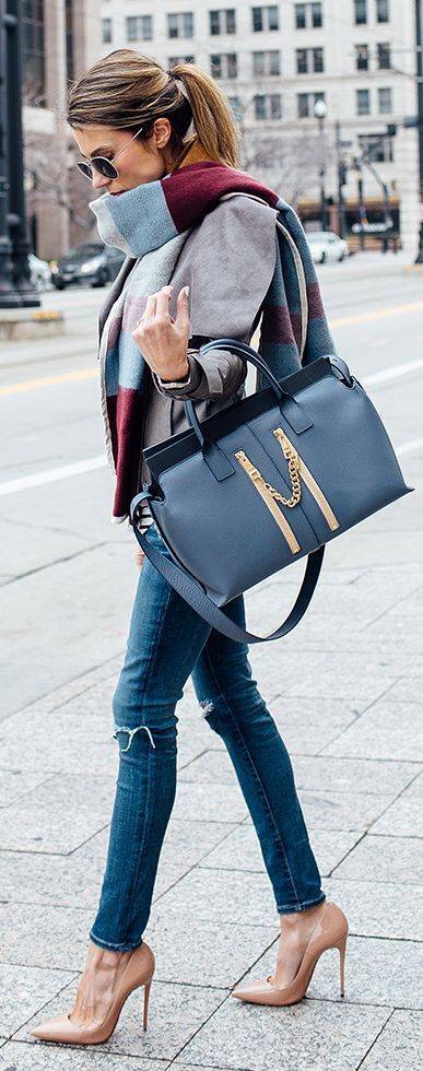 一条破洞牛仔裤 如何穿成2016春夏最in时尚单