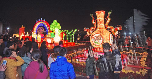 2016年元宵节泉州城今夜灯如昼 各式花灯迷人