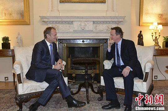 当地时间1月31日，英国首相卡梅伦在伦敦唐宁街10号会见欧洲理事会主席图斯克，双方进一步商讨欧盟改革方案。 <a target='_blank'  data-cke-saved-href='http://www.chinanews.com/' href='http://www.chinanews.com/'><p  align=
