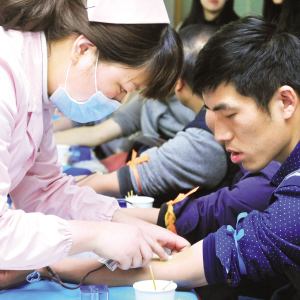 江阴民企献血热情高