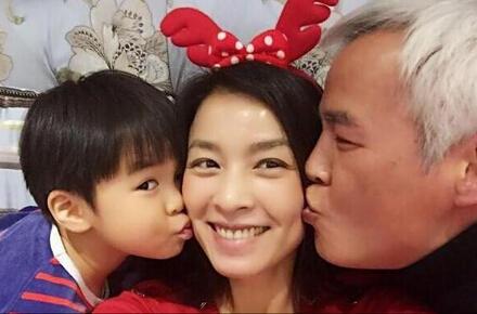 张庭家人幸福合影 揭张庭亿万富豪老公林瑞阳