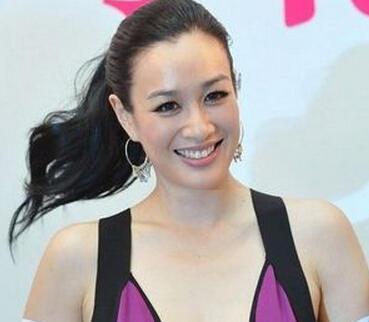 钟丽缇美人鱼旧照 揭秘钟丽缇坎坷情史与郭富