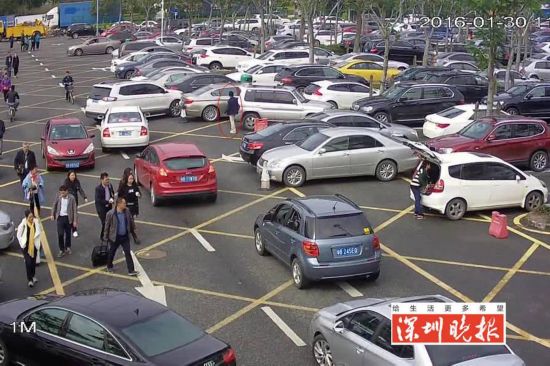 惯偷两秒开锁偷宝马车 高清视频监控:我早已看