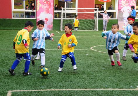 青岛出台校园足球改革方案 拟建300所特色学校