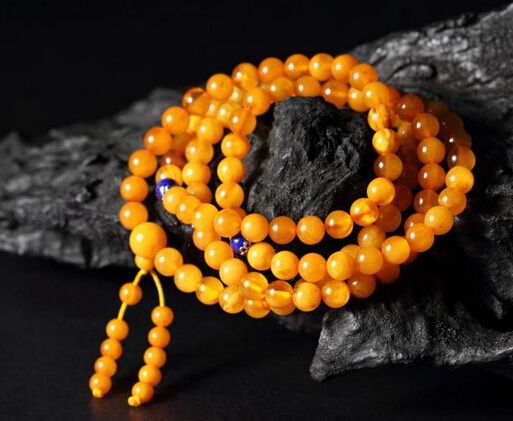 蜜蜡手串的价值决定因素是什么