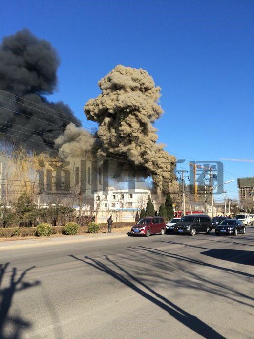 北京通州梨园狗市附近火灾已被扑灭 暂无人员