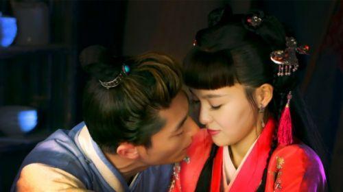  粉丝趴地膜拜唐嫣  盘点唐嫣历任绯闻男友胡歌