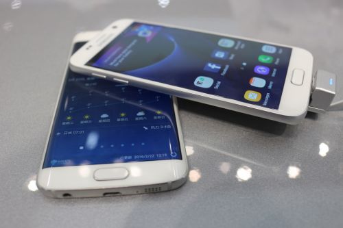 高潮退去 从S6 edge到S7看三星小屏旗舰的漫