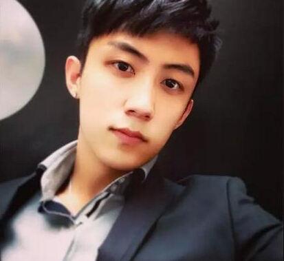 《上瘾》黄景瑜许魏洲人气飙涨 深扒黄景瑜和