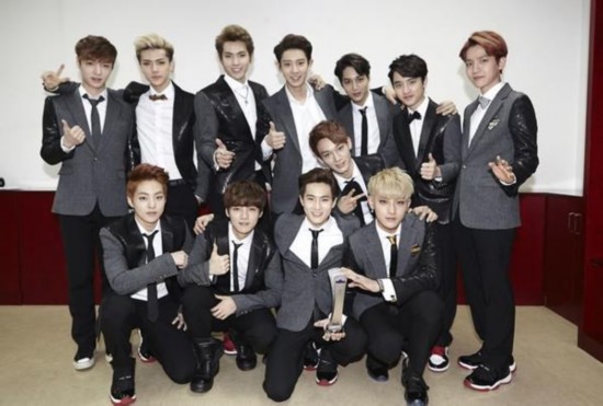 吴亦凡拍戏受伤 EXO归国四子吴亦凡鹿晗二子