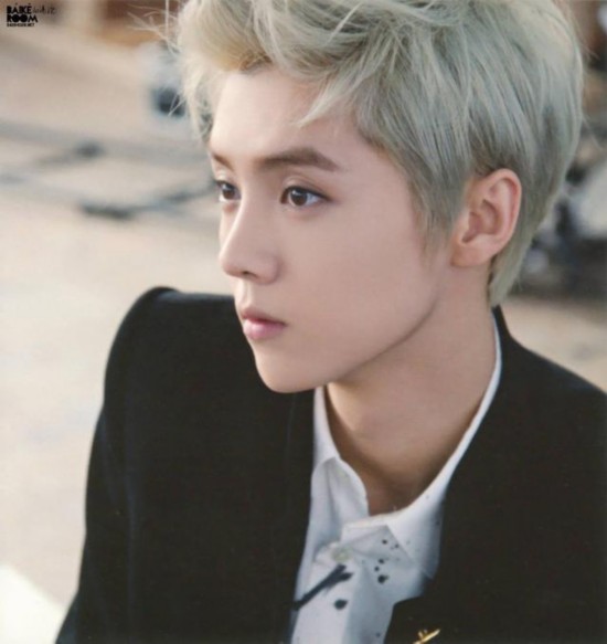 吴亦凡拍戏受伤 EXO归国四子吴亦凡鹿晗二子