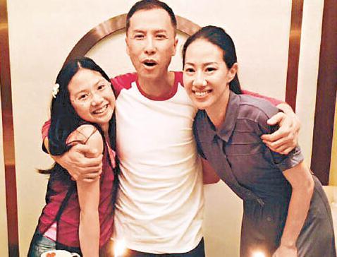 甄子丹女出席晚宴 女儿摆起咏春拳 爸旁白:我可