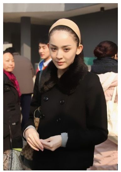 古力娜扎直播卸妆 天生熊猫眼也是美美哒