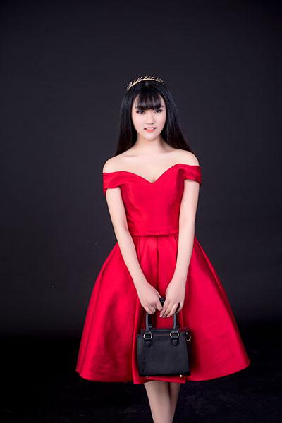 激萌小萝莉pk宅男杀手 《hello!星主播》引爆霸王之争