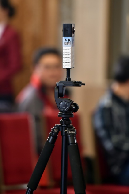 3月2日，在全國政協十二屆四次會議新聞發布會上的全景拍攝設備。