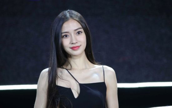 吻胸解内衣_边吻美女边解内衣内裤