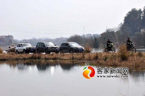 兴国群众自筹百万元建民间救援队 被称新时代