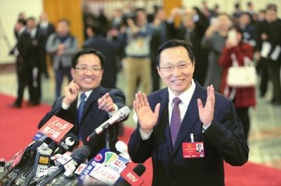 全国两会国务院各部委负责人通过部长通道红