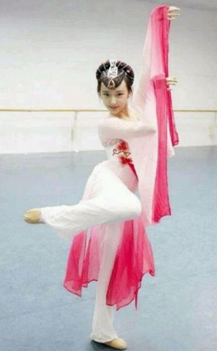 韩国新女团宇宙少女!中国成员被称女团最美第